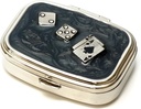 9338 Rectangular Küçük Pill Box Organizer Black Silver Poker & Dice Women Travel Pill Case Purse Pocket Konteyner Günlük Portatif Tıp Box İlaçları Tamam Mini Depolama