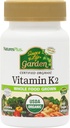 NaturesPlus Πηγή Ζωής Κήπος Βιταμίνη K2-60 Κάψουλες Vegan, Συσκευασία των 2 - Υποστήριξη των οστών - Πιστοποιημένα βιολογικά, μη ΓΤΟ, Χωρίς γλουτένη - 120 Σύνολο Σερβίρει