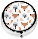 IBILIU Tıp Pill Case Sonbaharlı Sevimli Foxes ve Pocket Metal Tıp Vitamini Organize 3 Karşılaştırmalı 3 için Portreatif Pill Box'ı Bırakır