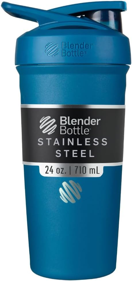 BlenderBottle Strada Shaker Κύπελλο μονωμένο από ανοξείδωτο χάλυβα μπουκάλι νερού με σύρμα Whisk, 24 Ounce, μπλε
