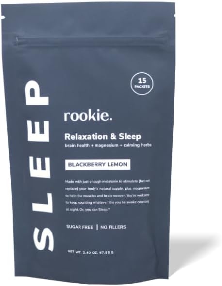 Rookie Wellness Sleep - Natural Sleep Aid με 180 mg διγλυκινικό μαγνήσιο, 1 mg μελατονίνης, ρίζας βαλεριάνας, & λουλούδι πάθους για την προώθηση της ηρεμίας & ύπνου (15 Pack, BlackBerry Lemon)